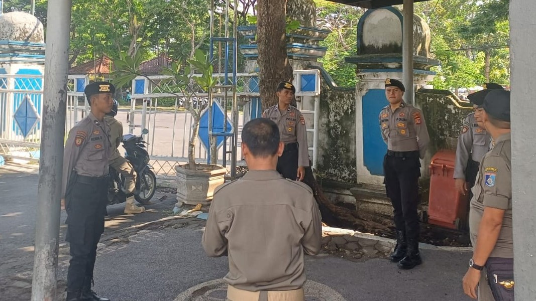 Menjaga Kondusifitas, Polres Lombok Barat Patroli di Kantor Pemda & DPRD