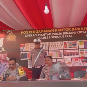 Polres Lombok Barat Gelar Patroli Siang di Kantor Bawaslu dan KPU Jelang Pemilu 2024