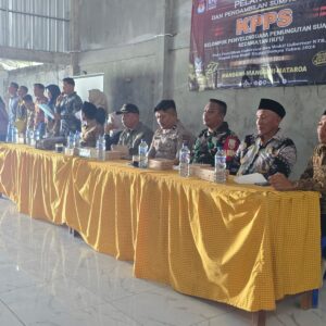 Polsek Hu’u Amankan Pelantikan KPPS Kecamatan Hu’u untuk Pilgub dan Pilbup 2024