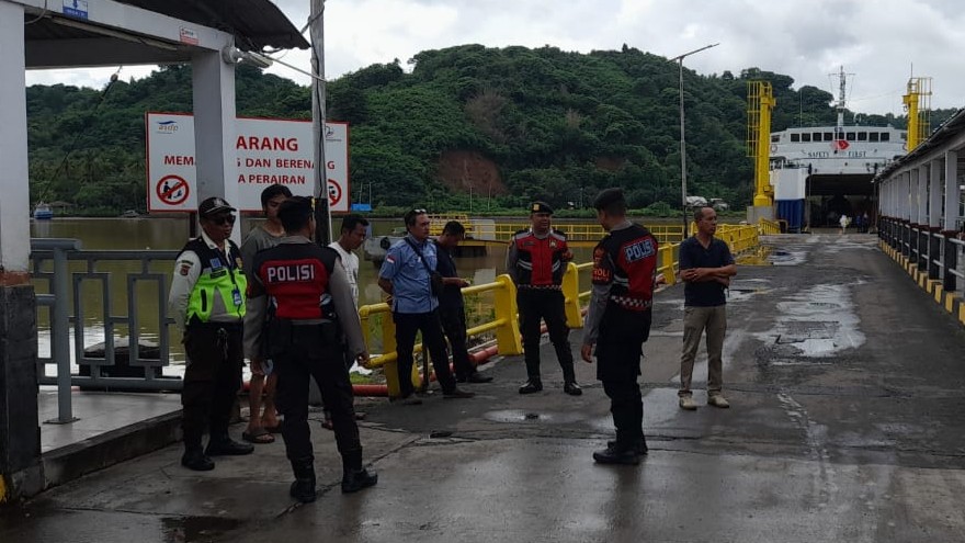 KEMOS 110, Respon Cepat Polisi Lombok Barat di Pelabuhan Lembar