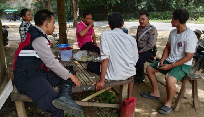 Patroli Rutin Polsek Sekotong Tingkatkan Keamanan Masyarakat