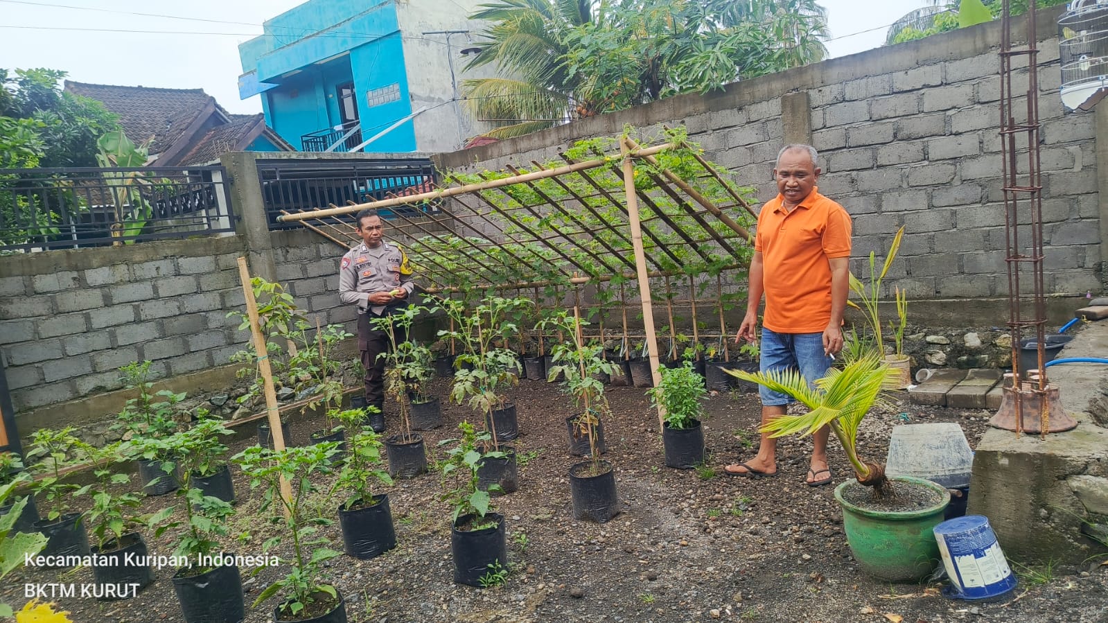 Dukung Program Pemerintah, Polsek Kuripan Edukasi Warga Berkebun