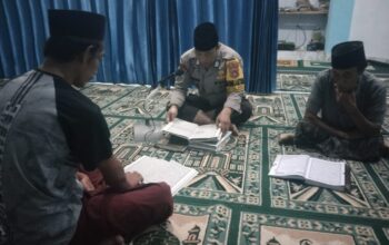 Polres Loteng Bersama Masyarakat Laksanakan Tadarus Alqur’an Selama Ramadan.