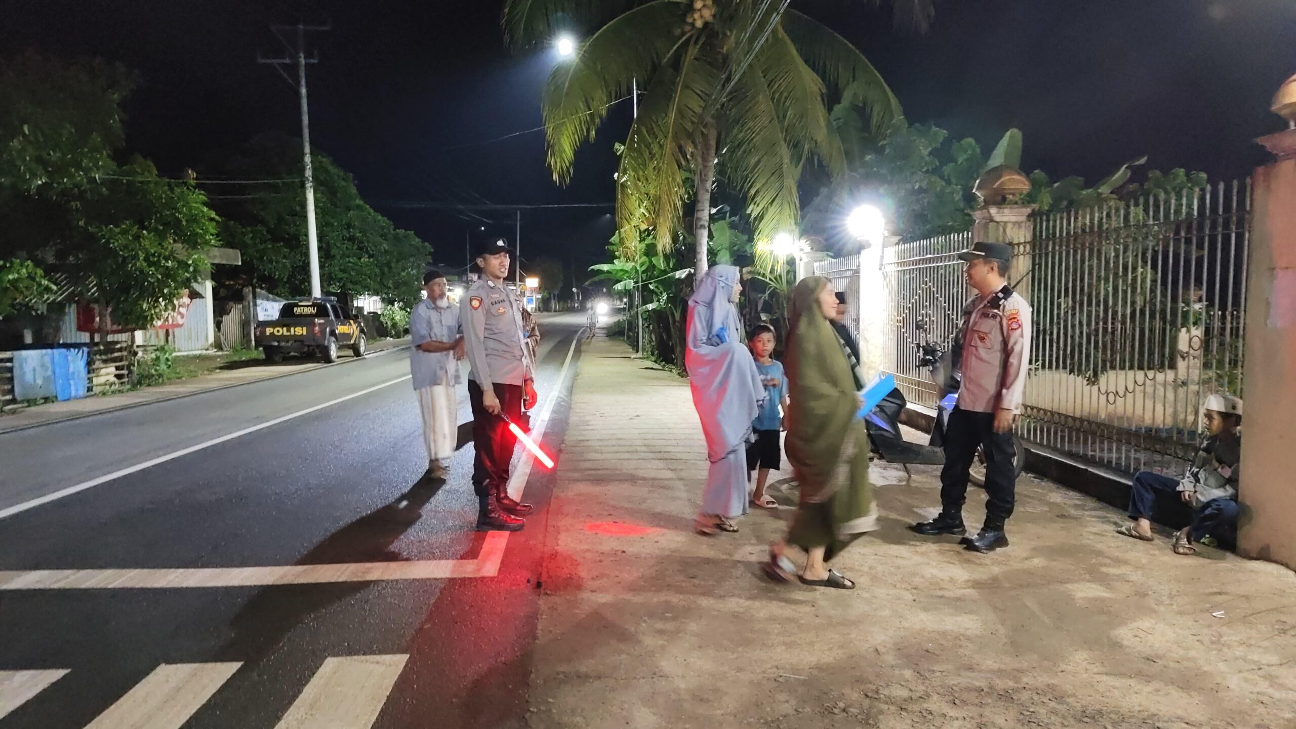 Polsek Lembar Perketat Keamanan Masjid Saat Tarawih di Ramadan 2025