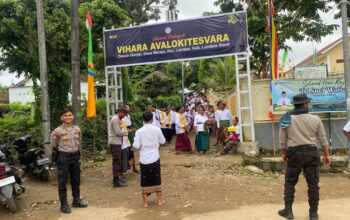 Pengambilan Air Suci Waisak di Kemalik Tendaun Berjalan Aman