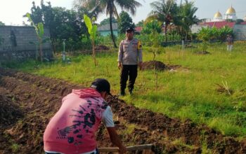 Bhabinkamtibmas Lombok Barat Aktif Dorong Warga Manfaatkan Pekarangan