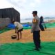 Bhabinkamtibmas Sekotong Barat Aktif Jaga Ketahanan Pangan dan Sampaikan Pesan Kamtibmas