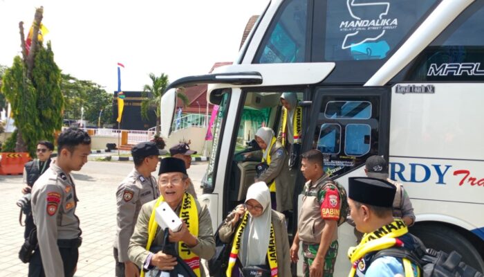 Sinergi TNI, Polri dan PPIH Amankan Kedatangan CJH Mataram