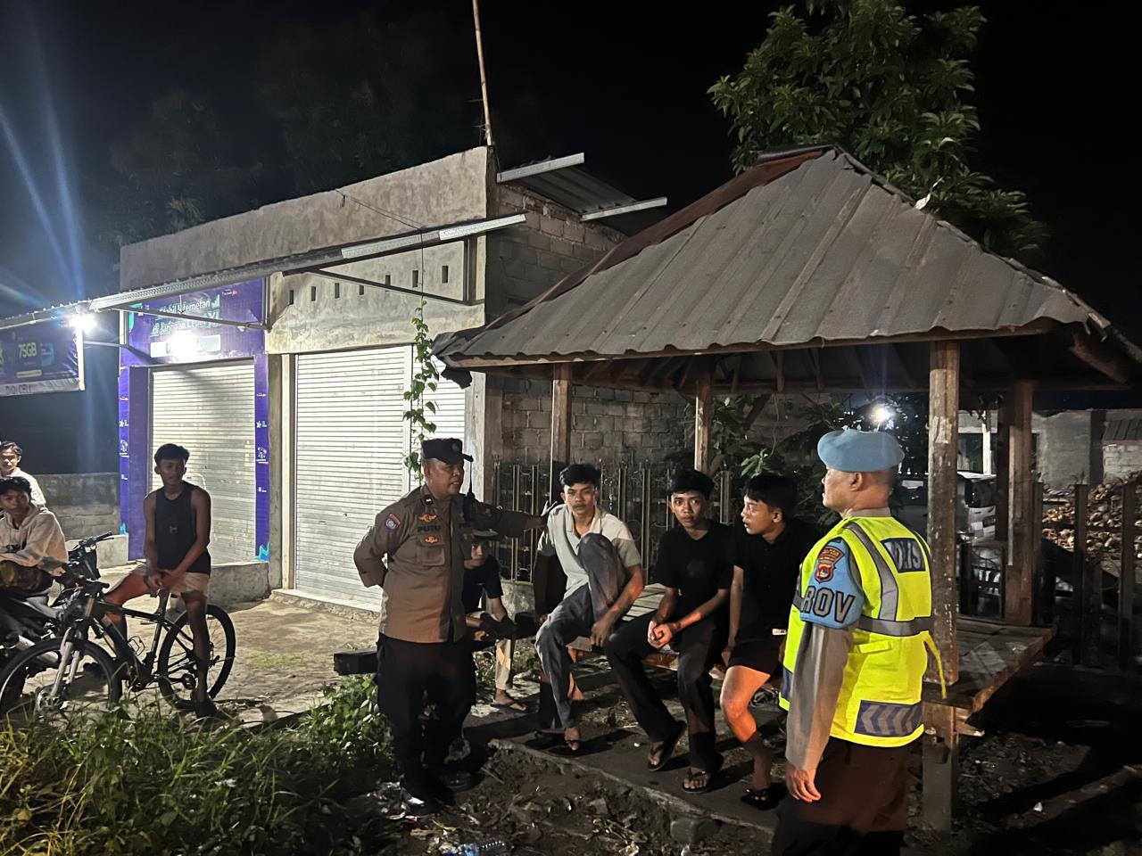 Patroli Rutin Polsek Kuripan Perkuat Stabilitas Kamtibmas
