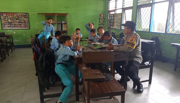Pengamanan Ketat Polsek Gerung dalam Program Makan Bergizi Gratis di SDN Dasan Tapen