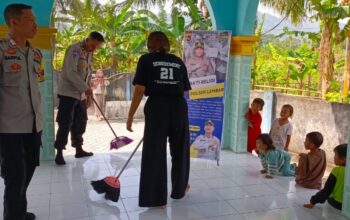 Bakti Religi Polsek Lembar: Ciptakan Lingkungan Ibadah Bersih dan Nyaman