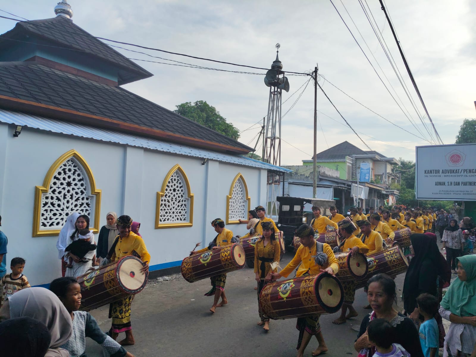 Polri Jamin Keamanan Tradisi Nyongkolan di Lembar: Sinergi TNI-Polri Ciptakan Kondusifitas