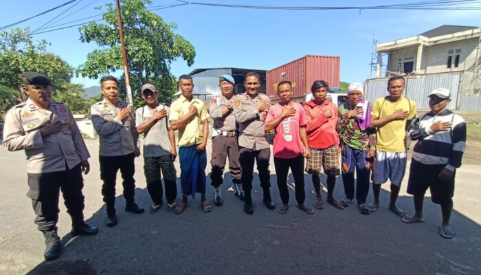Polsek Asakota Gelar Jum’at Curhat Bersama Warga Tolotongga, Kelurahan Ule