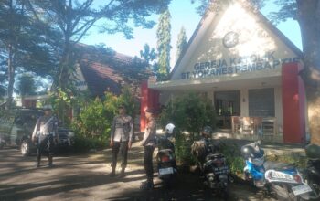Polres Loteng Siagakan Personel di Sejumlah Gereja Saat Perayaan Kenaikan Yesus Kristus.