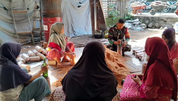 Babinsa Taman Sari Dampingi Ibu Desa Budidaya Jamur Tiram, Bangkitkan Ekonomi Warga
