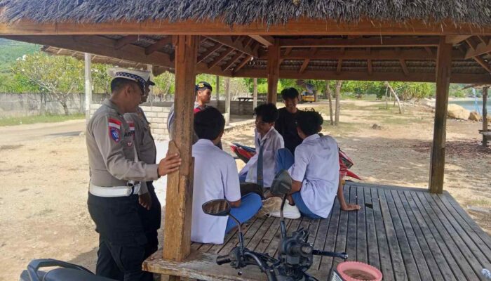 Polsek Sekotong Tingkatkan Patroli di Pantai Kemos