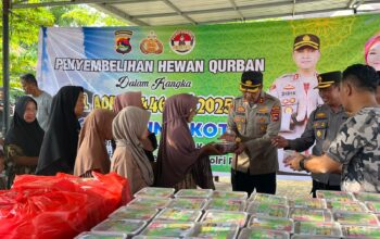 Polres Bima Kota Qurban 15 Ekor Sapi dan 2 Kambing, 1.620 Paket Daging Dibagikan ke Masyarakat