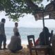 Anggota Piket Polsek Taliwang Laksanakan Patroli Wisata di Pantai Kertasari, Wujudkan Kamtibmas yang Kondusif