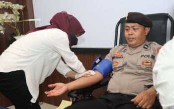 Sinergi Polri dan Warga Lombok Barat dalam Bhakti Kesehatan 2025
