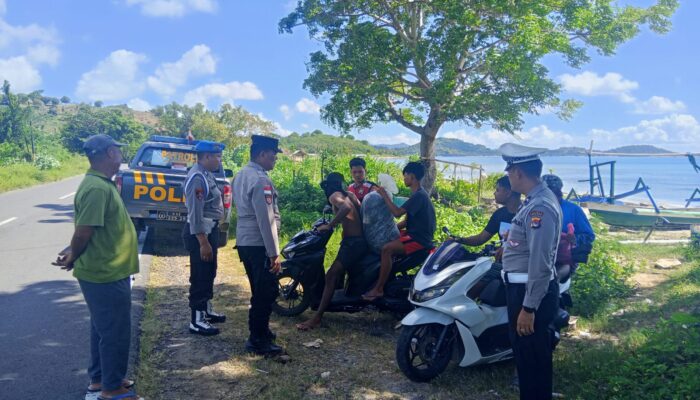 Patroli Dialogis Polsek Sekotong Jaga Kamtibmas di Dusun Tawun