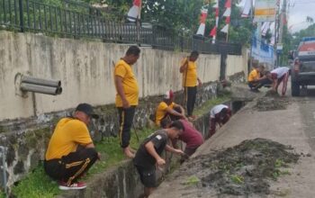 Personel Polsek Wawo Laksanakan Giat Gotong Royong di Mako