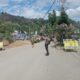 Sat Lantas Polres Bima Kota Laksanakan Pengalihan Arus Lalin Terkait Pengerjaan Crossing Drainase di Kawasan Amahami