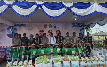 Polres Kutim Berikan Alsintan Kepada Kelompok Tani, Bentuk Wujudkan Ketahanan Pangan