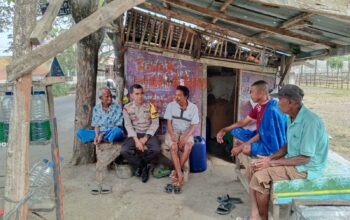 Laksanakan Jum’at Curhat, Bhabinkamtibmas Polres Bima Kota Sosialisasikan Bahaya TPPO dan Narkoba di Kelurahan Ule