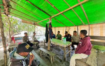 Sat Binmas Polres Bima Kota Gelar Giat Jumat Curhat Bersama Komunitas Sopir Truk di Lingkungan Ni’u