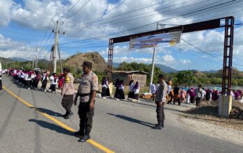 Polsek Taliwang Amankan Pawai Budaya dan Pembukaan Sandeka Dilao’ 2025 di Desa Labuhan Lalar