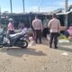 Anggota Piket Polsek Taliwang Laksanakan Patroli Dialogis di Pasar Tanah Mira