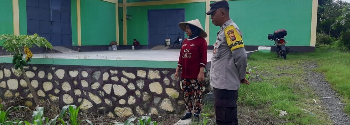 Bhabinkamtibmas Montong Are Dukung Ketahanan Pangan Lewat Pendampingan Petani