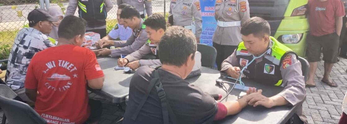 Polres Lombok Barat Gelar Bakti Kesehatan Gratis di Pelabuhan Gilimas Lembar
