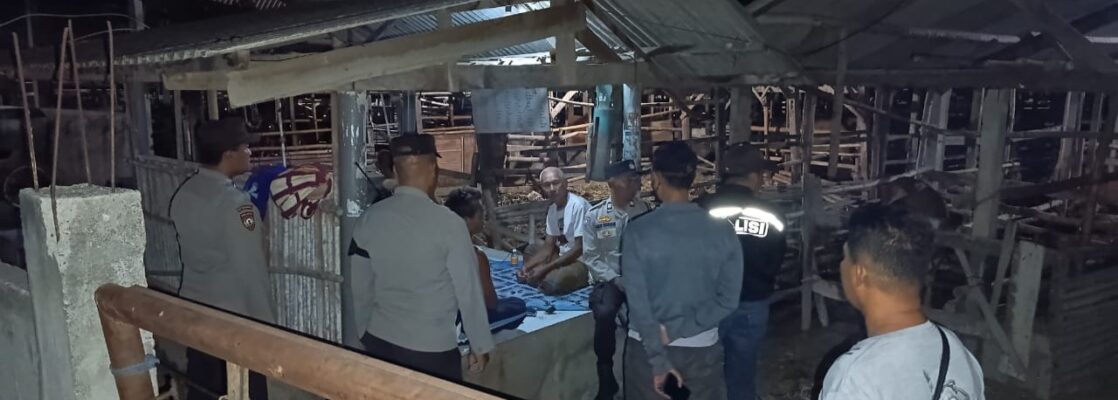 Polsek Gerung Intensifkan Patroli Kamling dan Kandang Kolektif di Desa Kebon Ayu