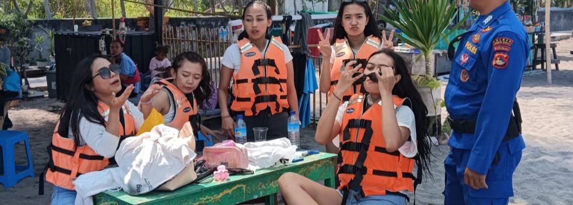 Polairud Gencarkan Imbauan Kebersihan dan Keselamatan di Pantai Senggigi