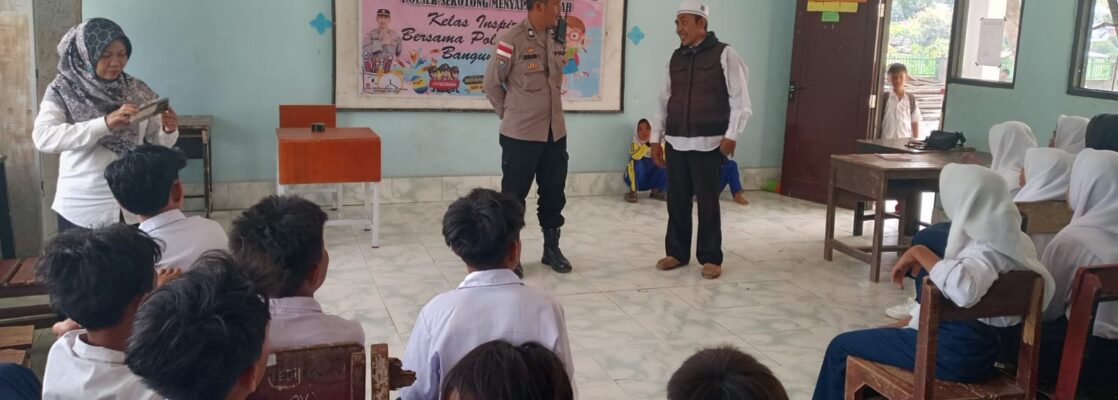 Polsek Sekotong Bangun Karakter Siswa SMPN SATAP 4 Lewat Edukasi Hukum dan Etika