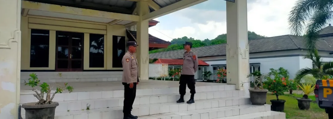 Tingkatkan Rasa Aman Warga, Polsek Gerung Sisir Area Wisata dan Perkantoran