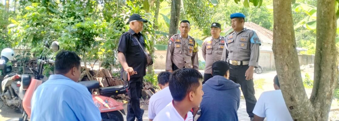 Polisi dan Warga Lembar Kompak Wujudkan Lingkungan Aman
