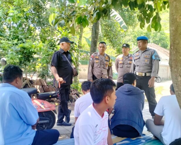 Polisi dan Warga Lembar Kompak Wujudkan Lingkungan Aman